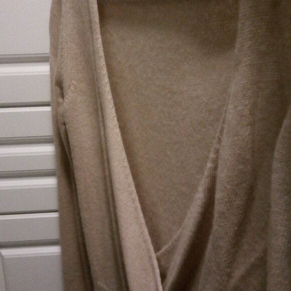 FERRE Luxury Plunge Neck Sweater - Picture 3 of 5